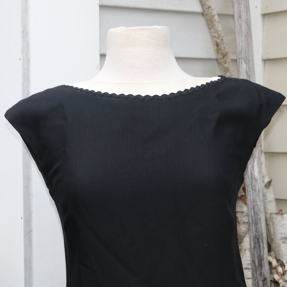 Doncaster Black & White w Ricrac & Seed Bead Trim Cap Sleeve Dress Sz 10 - Picture 2 of 6